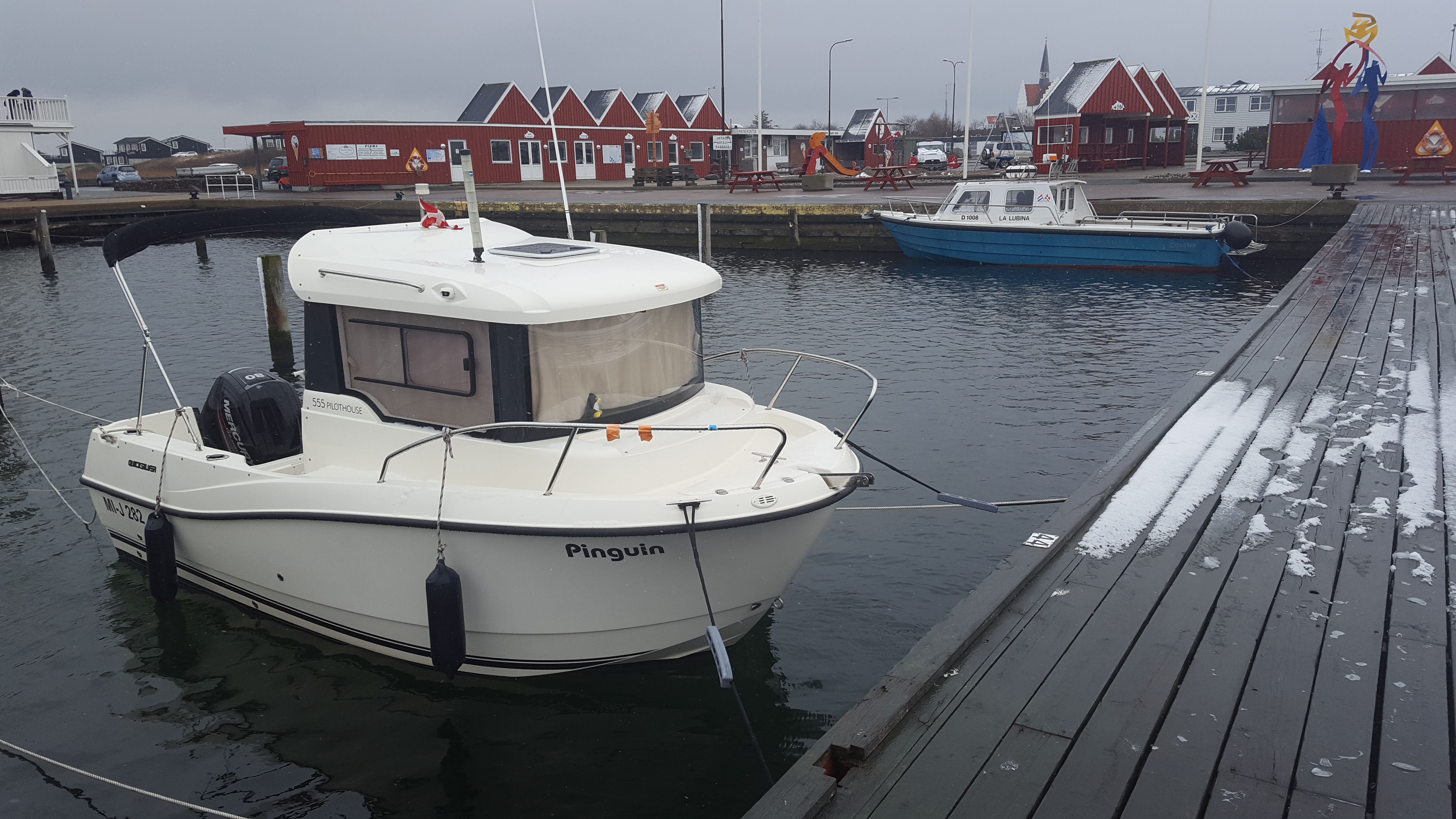 Jever seine Quicksilver 555 Pilothouse auf YouTube